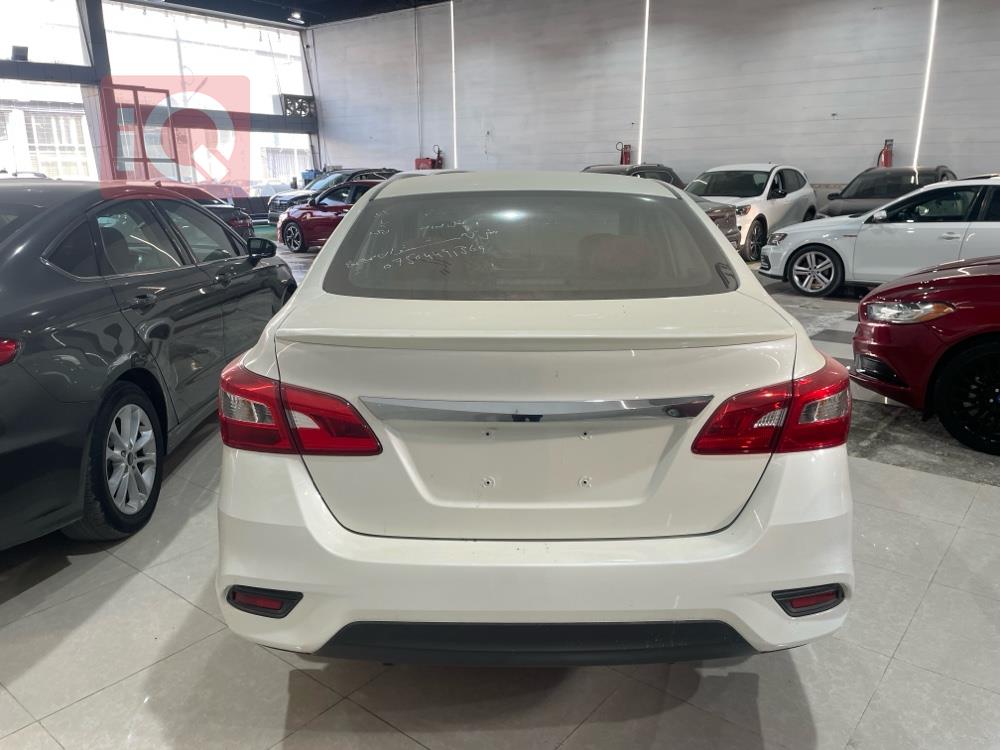 نیسان سێنترا